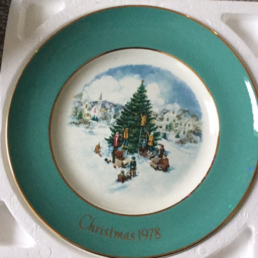 Avon 1978 Christmas Plate